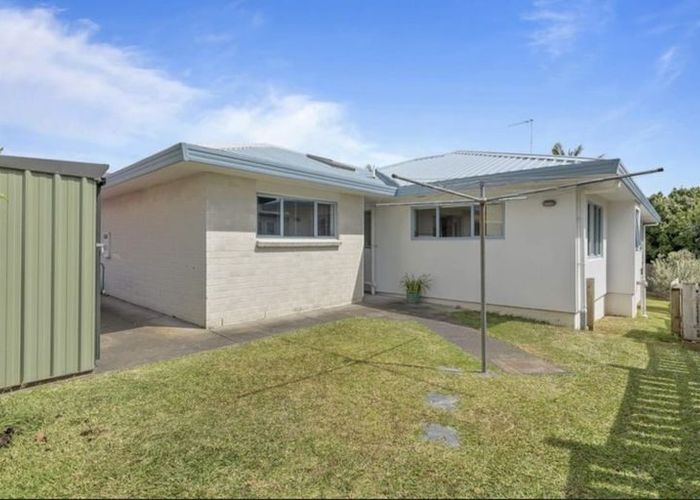  at 2/840 Whangaparoa Road, Manly, Rodney, Auckland