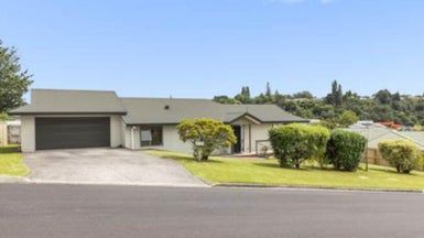  at 4 Karamu Terrace, Pyes Pa, Tauranga
