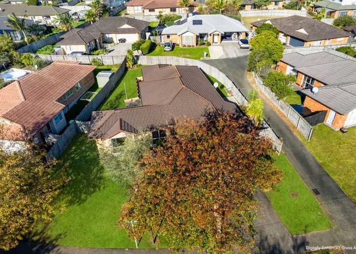  at 6 Bibury Ave, Henderson, Waitakere City, Auckland