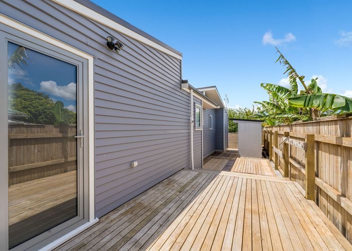  at 129a Riverpark Cre, Henderson, Waitakere City, Auckland