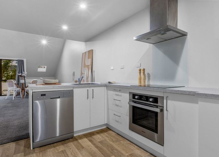  at 2/140 Chester Street East, City Centre, Christchurch City, Canterbury