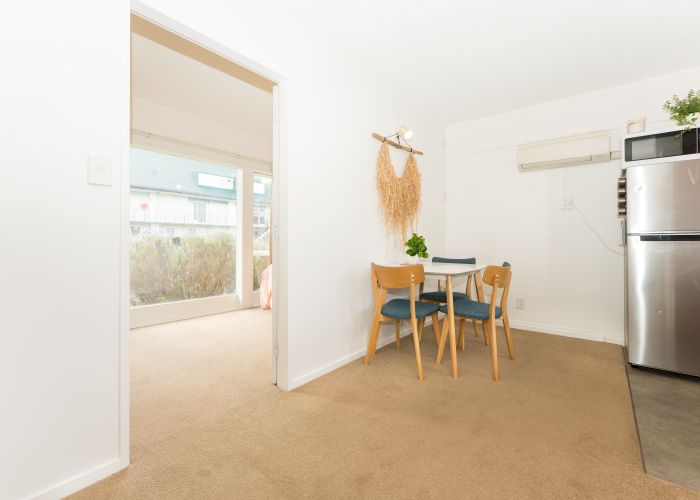  at 2/19 Britannia Street, Petone, Lower Hutt