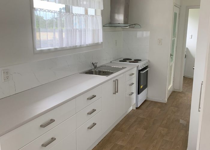  at 31 Fitzherbert Ave, West Harbour, Waitakere City, Auckland