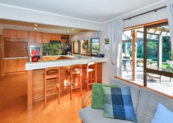  at 8 Lemonwood Place, The Gardens, Auckland