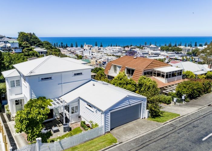  at 11 Colenso Avenue, Hospital Hill, Napier