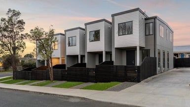  at 65 Hatherlow Street, Glenfield, Auckland