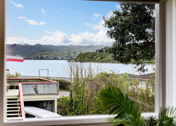  at 9 Brora Crescent, Papakowhai, Porirua, Wellington