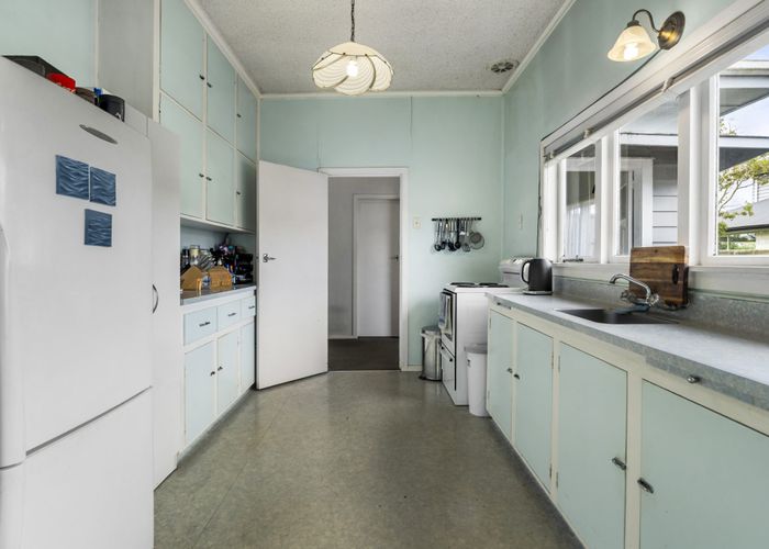  at 93 Lynwood Road, New Lynn, Waitakere City, Auckland