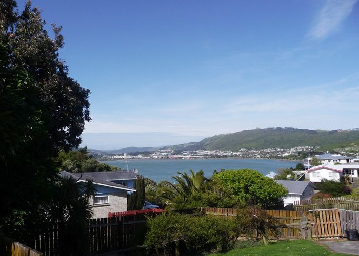  at 8 Inlet View, Titahi Bay, Porirua