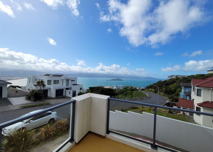  at 28 Tamworth Crescent, Newlands, Wellington