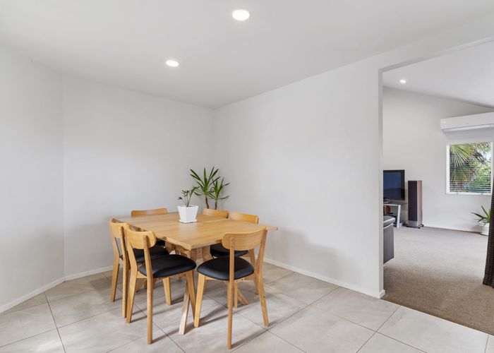 For sale 11 Tyrico Close, Unsworth Heights, North Shore City