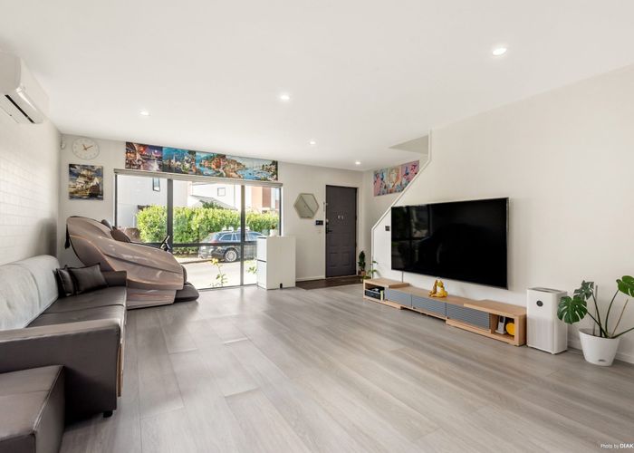  at 34 Rakich Place, Henderson, Auckland
