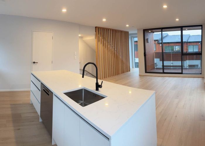  at 8/1026 New North Road, Mount Albert, Auckland City, Auckland