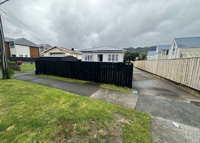  at 124 Randwick Road, Moera, Lower Hutt