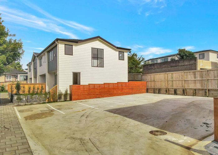  at 7D Valron Road, Te Atatu South, Auckland