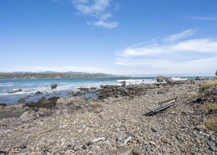  at 188 Breaker Bay Road, Breaker Bay, Wellington