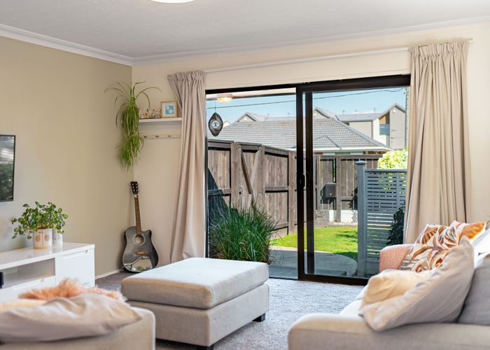  at 2/35 New Brighton Road, Shirley, Christchurch City, Canterbury