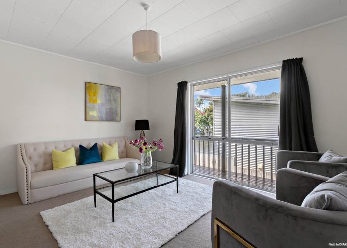  at 6 Lorena Place, West Harbour, Auckland