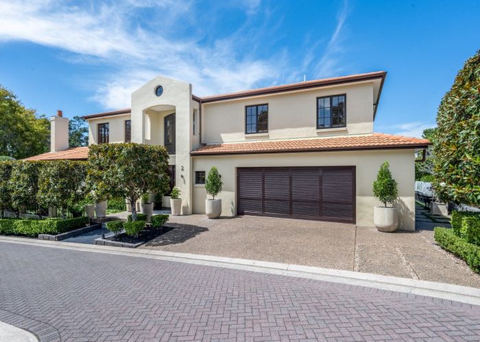  at 2 Glenoaks Rise, Mellons Bay, Manukau City, Auckland