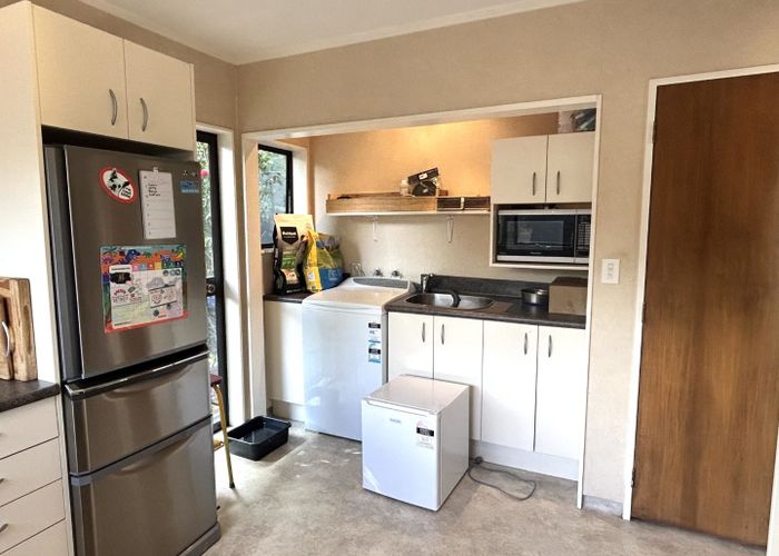  at 32 Weggery Drive, Waikanae Beach, Kapiti Coast, Wellington