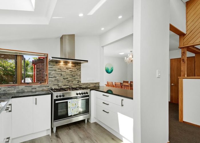  at 42 McEnroe Grove, Naenae, Lower Hutt, Wellington