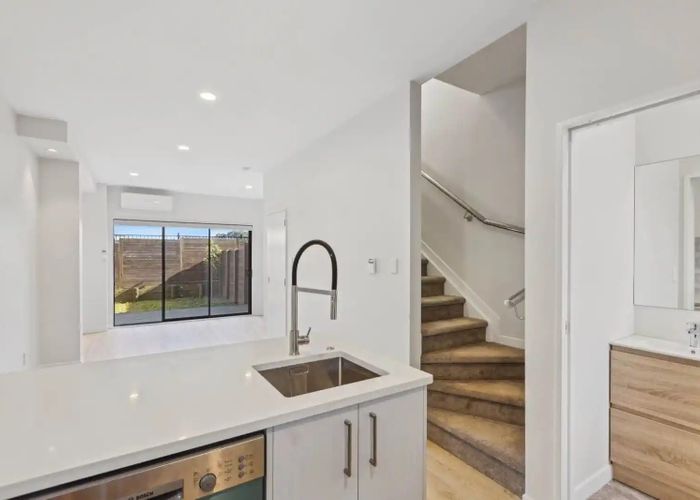  at 13/200 Sunnynook Road, Totara Vale, North Shore City, Auckland