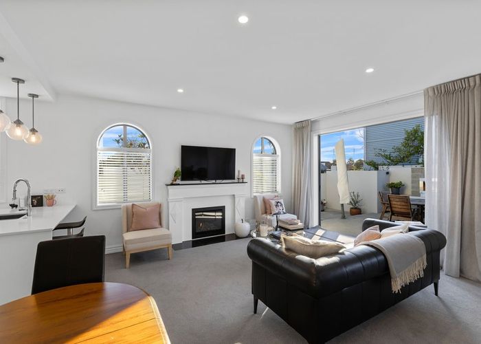  at 1/52 Fendalton Road, Fendalton, Christchurch City, Canterbury