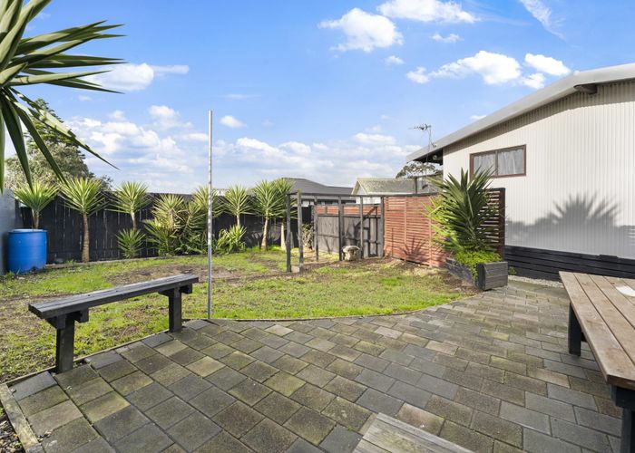  at 2/14 Idlewild Avenue, Mangere, Manukau City, Auckland