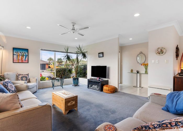  at 1/8 Solana Court, Botany Downs, Manukau City, Auckland