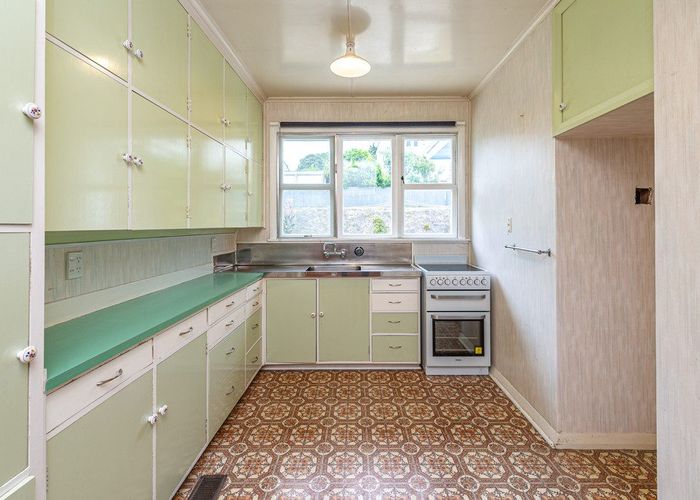  at 75 Anzac Parade, Whanganui East, Whanganui, Manawatu / Whanganui