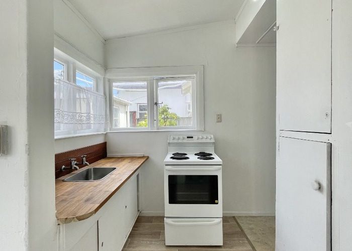  at 17 East Street, Petone, Lower Hutt, Wellington