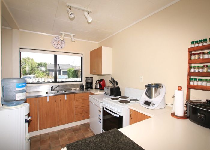  at 7A Barbados Drive, Unsworth Heights, North Shore City, Auckland