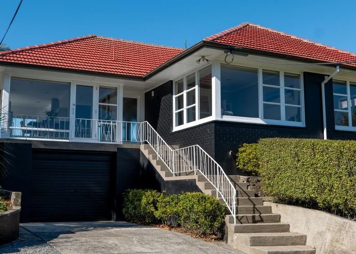  at 39 Sylvan Avenue, Northcote, North Shore City, Auckland