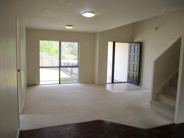  at 8/18 Roanoke Way, Albany, North Shore City, Auckland