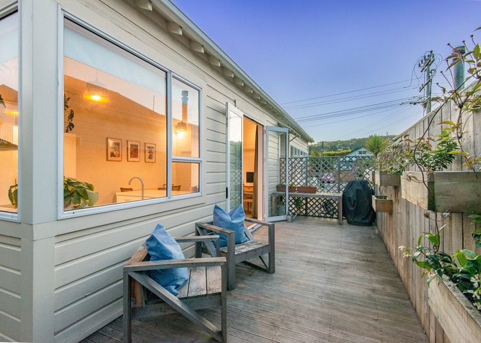  at 15 West Avenue, Saint Clair, Dunedin