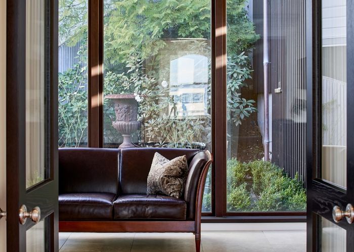  at 10 Hay Street, Oriental Bay, Wellington