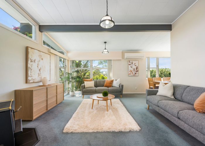  at 18 Alwyn Place, Newlands, Wellington, Wellington