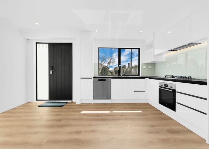  at 8A Gardiner Grove, Mangere East, Manukau City, Auckland