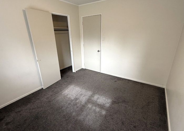  at 2/18 Waiari Road, Conifer Grove, Papakura, Auckland