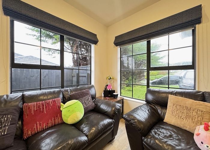  at 7 White Pine Avenue, Woodridge, Wellington, Wellington