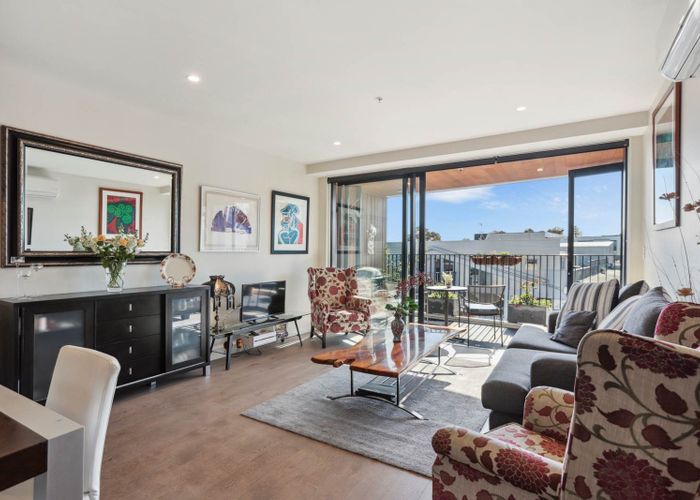  at 204/8 Central Road, Kingsland, Auckland