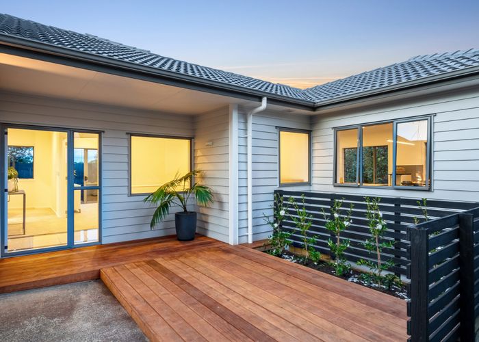  at 14 Durbin Court, Greenhithe, Auckland