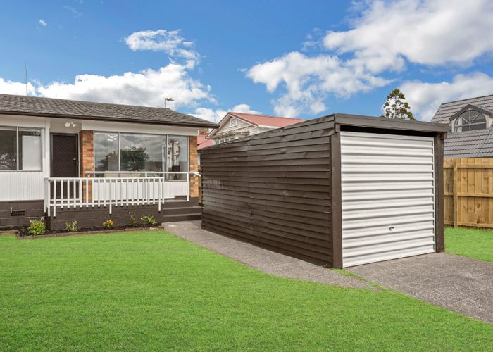  at 7/9 Flanshaw Road, Te Atatu South, Auckland