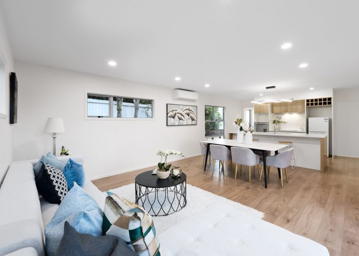  at 8 Roy Maloney Drive, Henderson, Waitakere City, Auckland