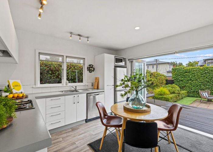  at 2/110 Leinster Road, Strowan, Christchurch