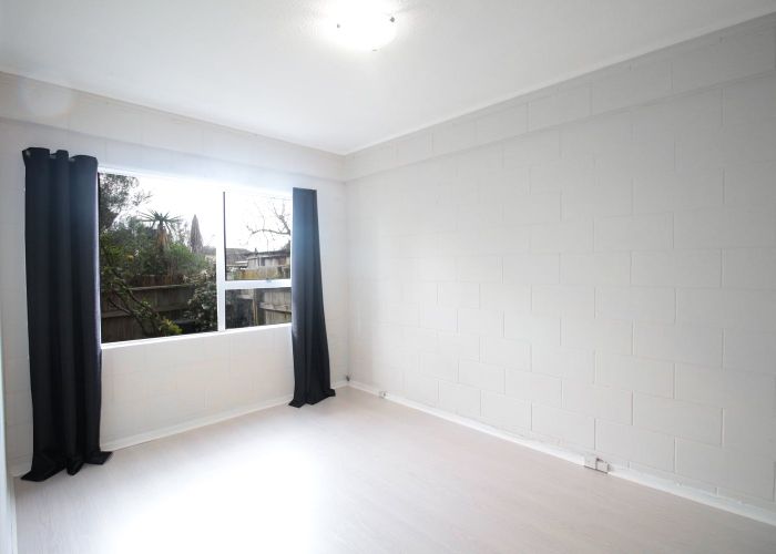  at 5/48 McLeod Road, Henderson, Auckland