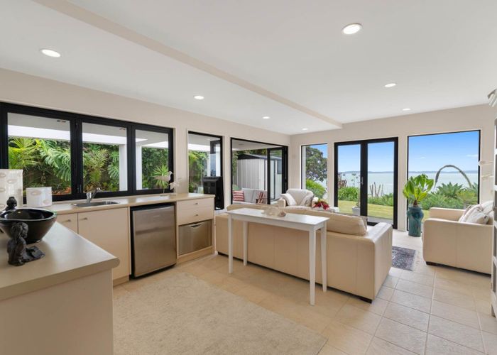  at 2/138 Clovelly Road, Bucklands Beach, Manukau City, Auckland