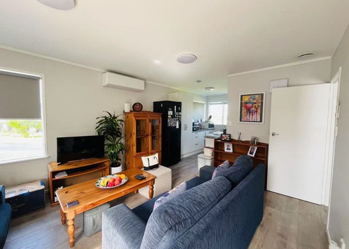  at 1/35 Richards Avenue, Forrest Hill, North Shore City, Auckland
