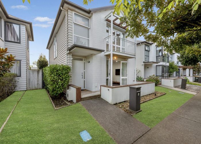  at 8 Mohua Avenue, Takanini, Papakura, Auckland