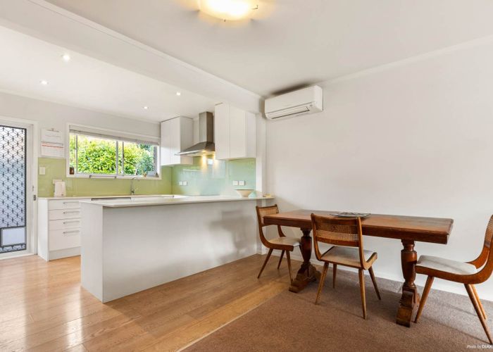  at 2/24 Walford Road, Point Chevalier, Auckland City, Auckland